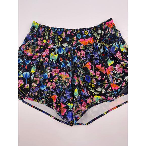 Lululemon Hotty Hot LR Short 4” Lined Black Multi Floral Print Size 4 NWT - Picture 2 of 10